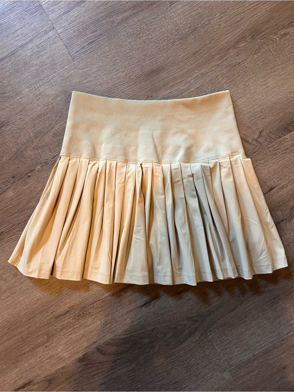 Wilson Midtown Skort Womens Size S Beige Pleated Tennis Pull-On Wide Waistband